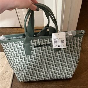 lululemon athletica Zigzag Green Tote Bag